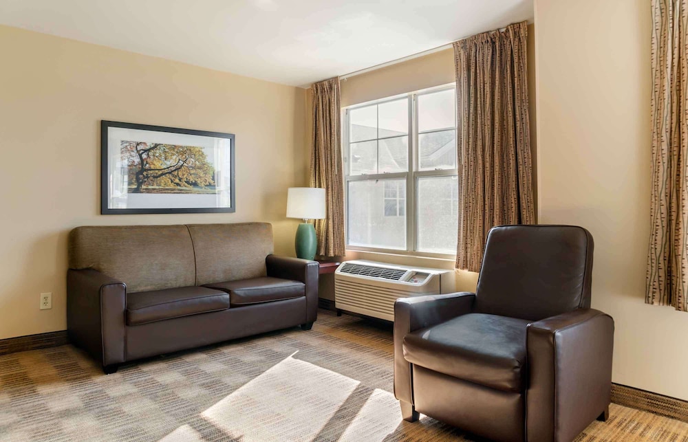 extended stay america suites indianapolis airport w southern