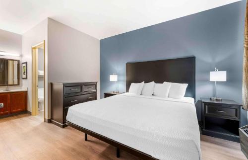 extended stay america suites indianapolis airport w southern