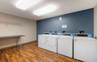 extended stay america suites indianapolis airport w southern