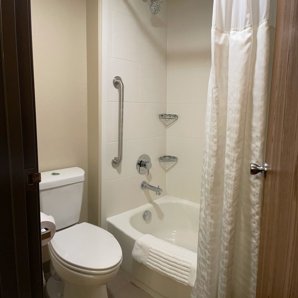 hampton inn and suites orlando airport gateway village