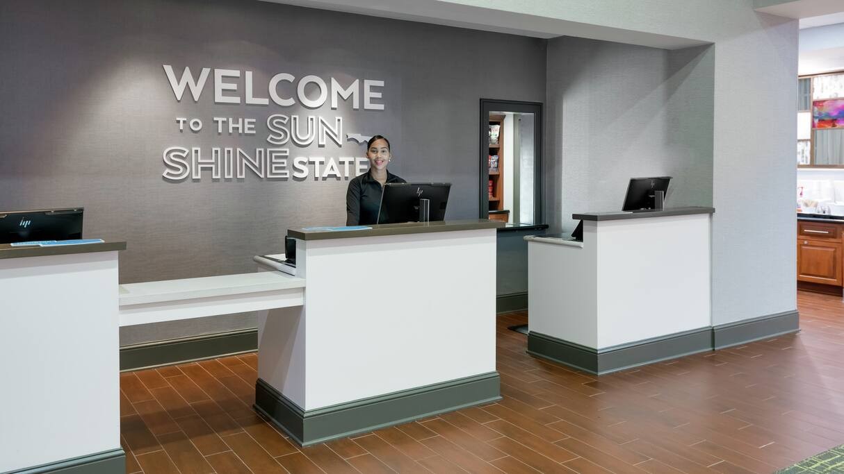 hampton inn and suites orlando airport gateway village