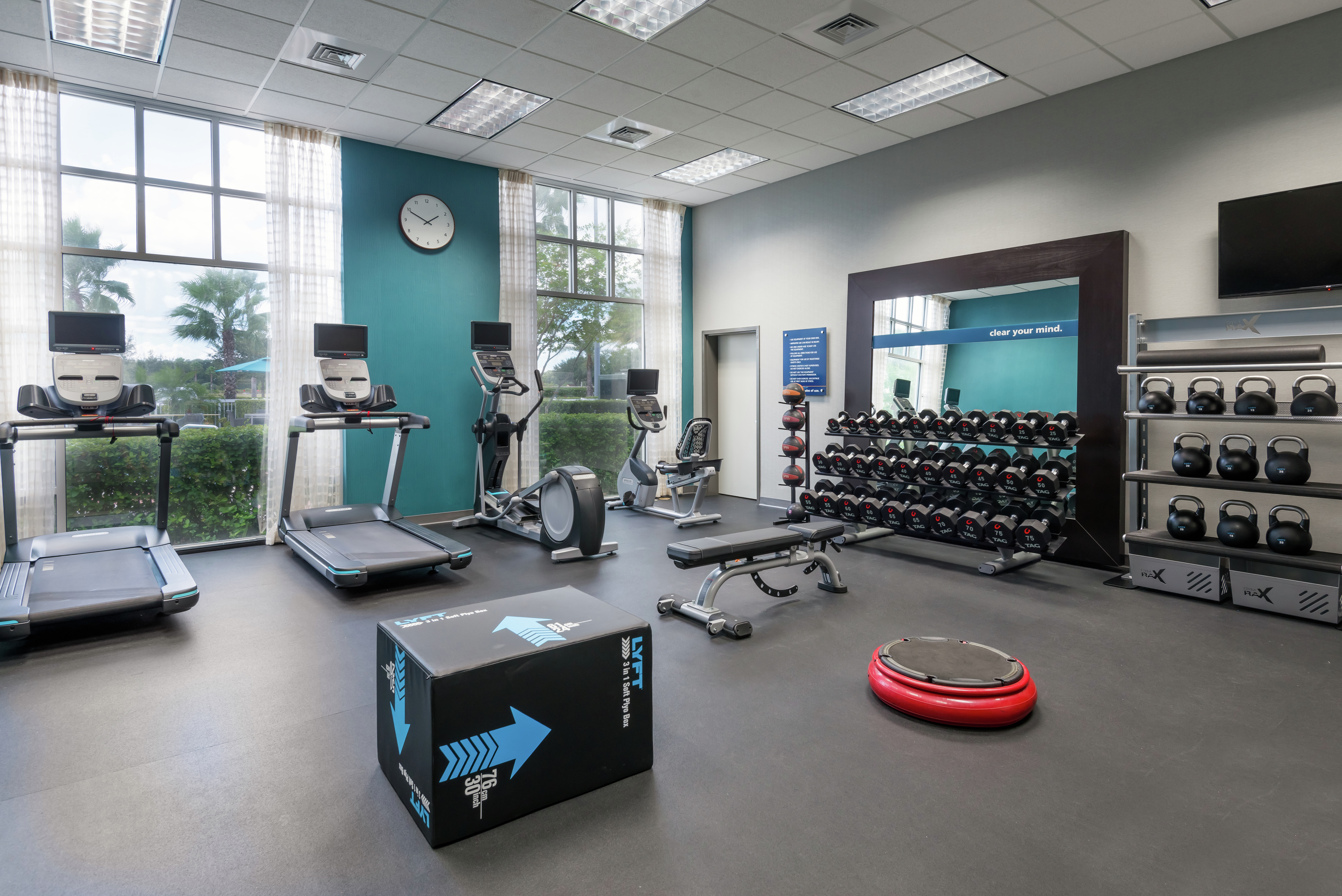 hampton inn and suites orlando airport gateway village