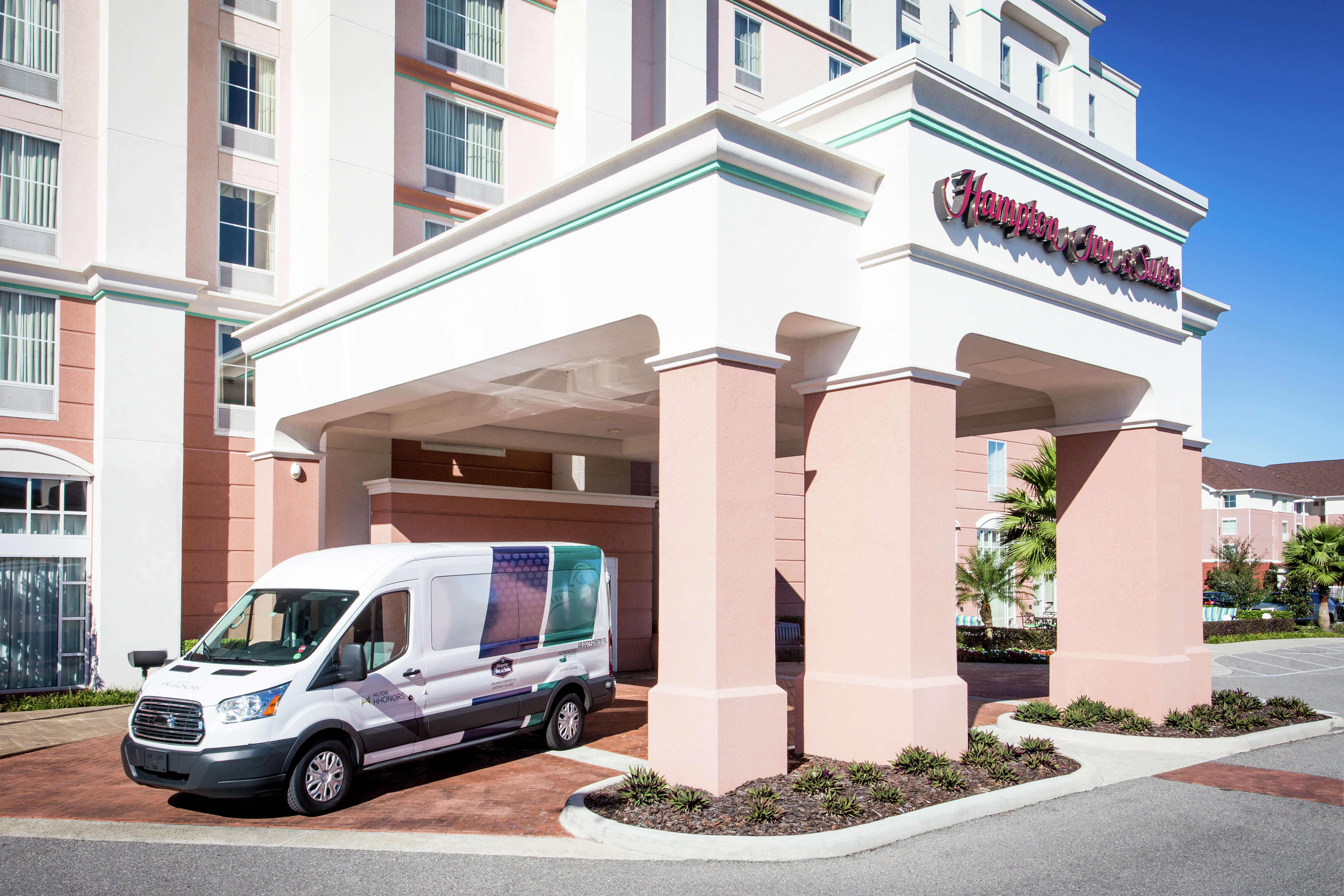 hampton inn and suites orlando airport gateway village