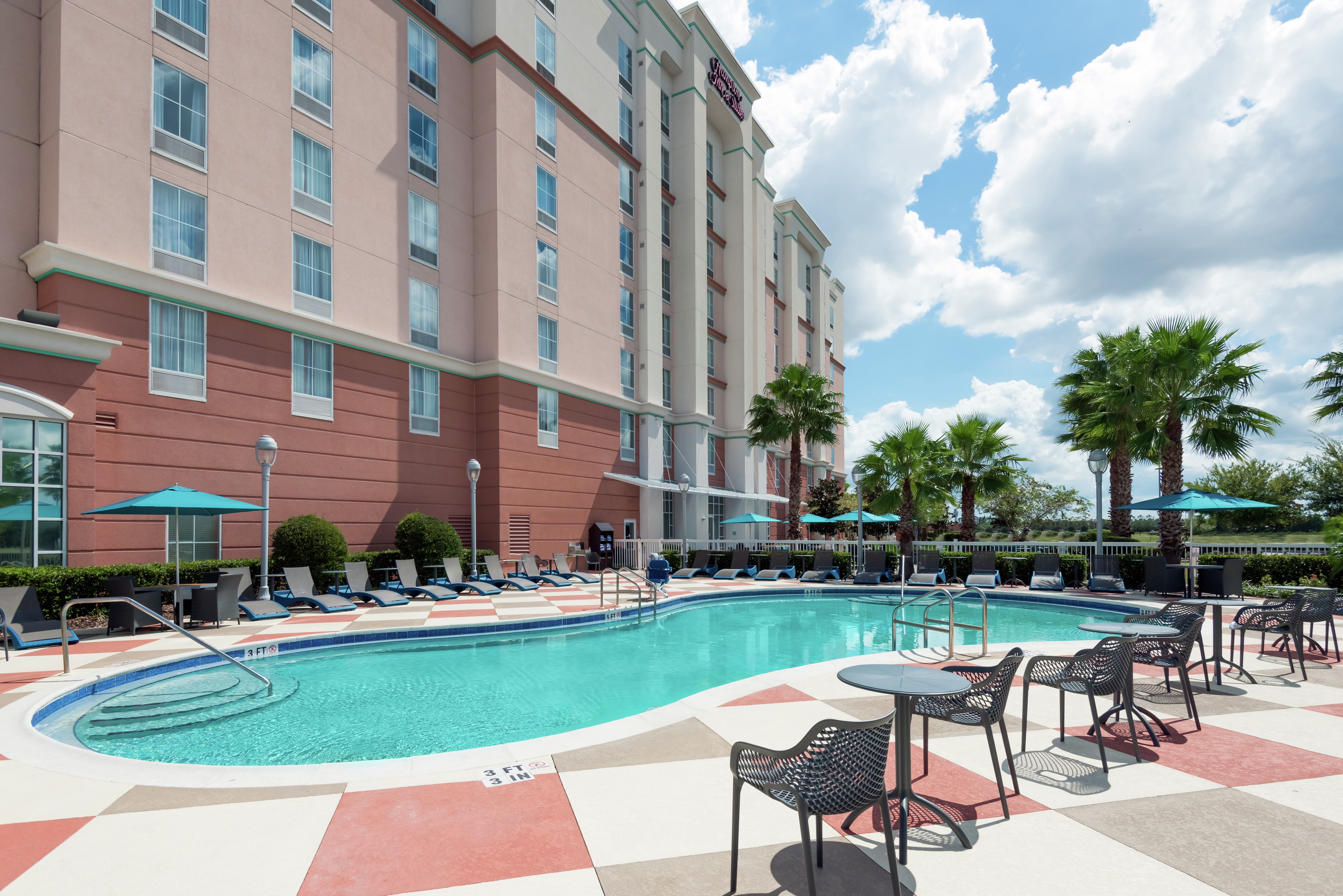 hampton inn and suites orlando airport gateway village