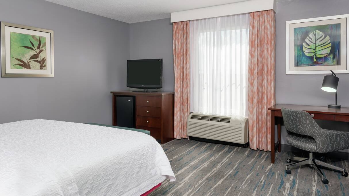 hampton inn and suites orlando airport gateway village