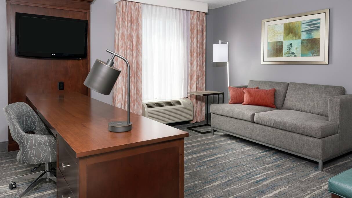 hampton inn and suites orlando airport gateway village
