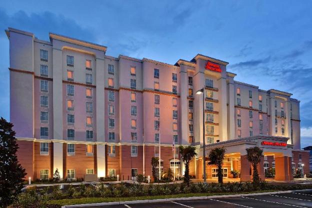 hampton inn and suites orlando airport gateway village
