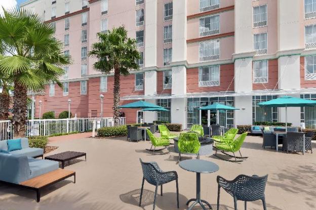 hampton inn and suites orlando airport gateway village