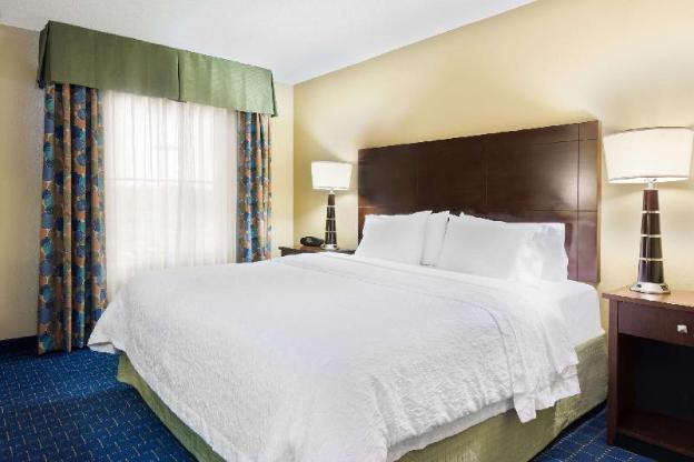 hampton inn and suites orlando airport gateway village
