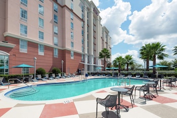 hampton inn and suites orlando airport gateway village