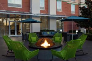 hampton inn and suites orlando airport gateway village