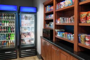 hampton inn and suites orlando airport gateway village