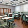 hampton inn and suites orlando airport gateway village