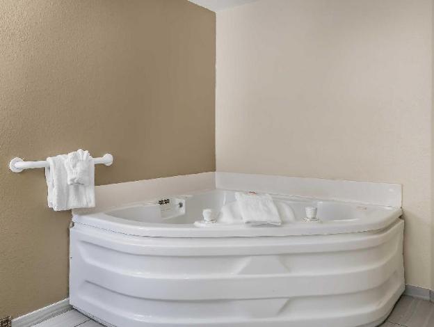 comfort inn indianapolis north carmel