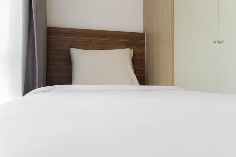 modern and clean 2br apartment at m town residence