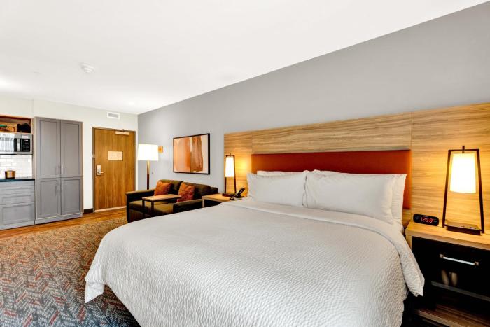 candlewood suites detroit auburn hills an ihg hotel