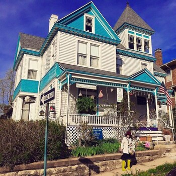 Hannibal Garden House Bed And Breakfast,,3 star