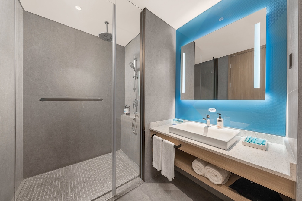 holiday inn express jiangmen yinhu bay an ihg hotel