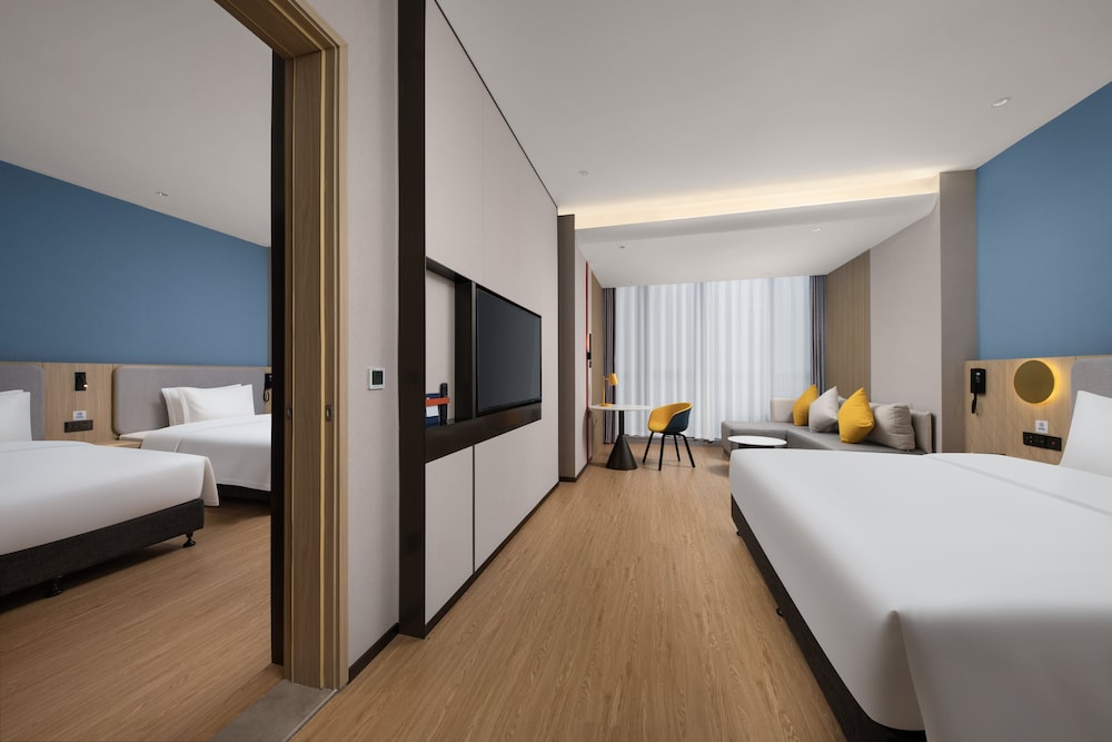 holiday inn express jiangmen yinhu bay an ihg hotel