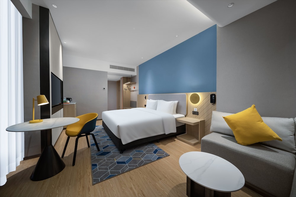 holiday inn express jiangmen yinhu bay an ihg hotel