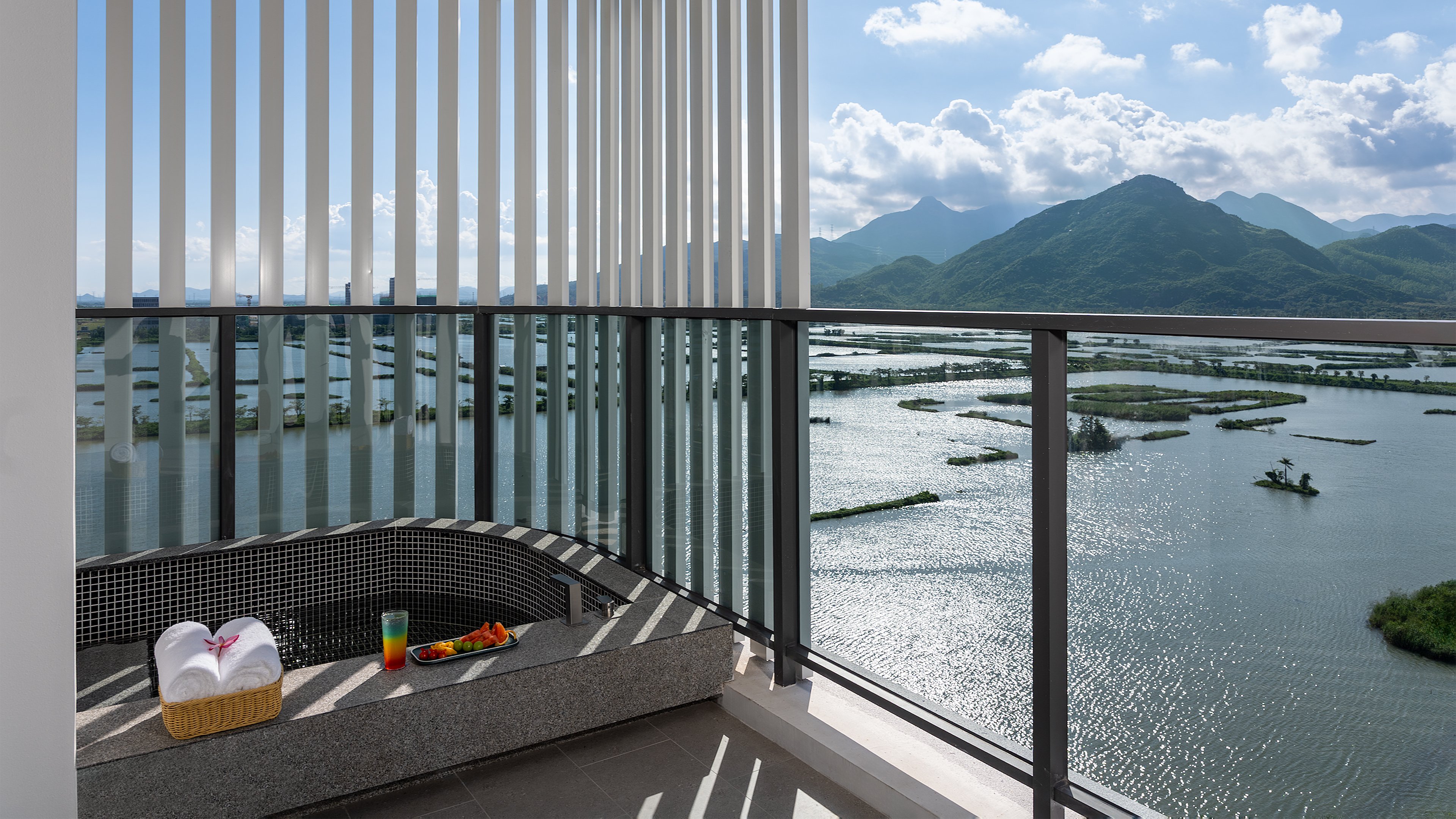holiday inn express jiangmen yinhu bay an ihg hotel