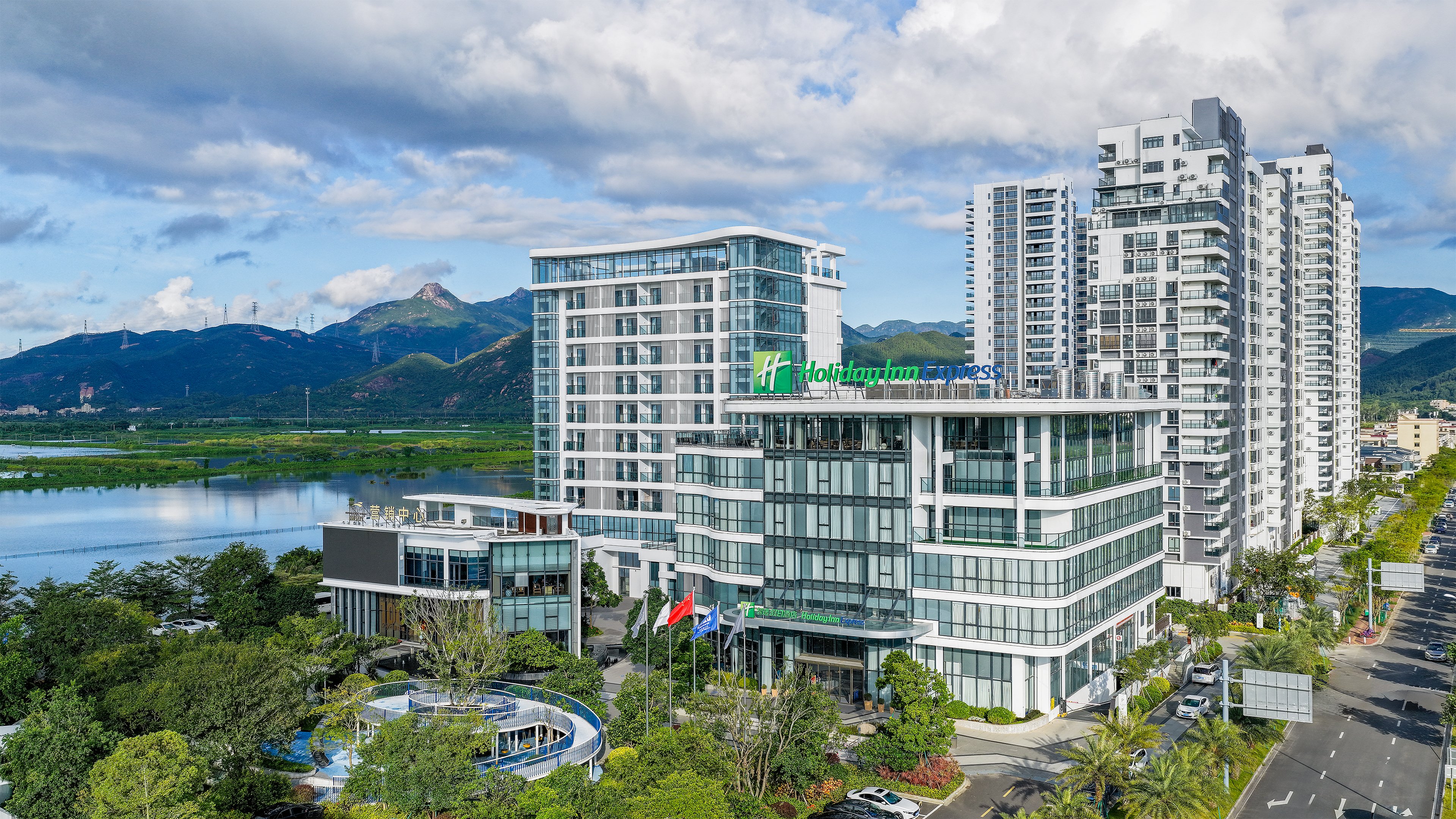 holiday inn express jiangmen yinhu bay an ihg hotel