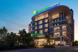 holiday inn express jiangmen yinhu bay an ihg hotel