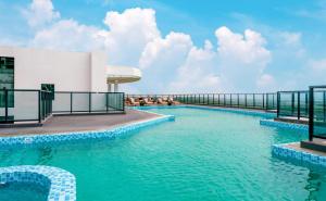 holiday inn express jiangmen yinhu bay an ihg hotel
