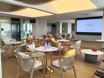 holiday inn express jiangmen yinhu bay an ihg hotel
