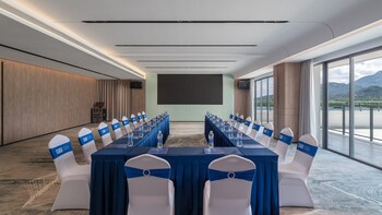 holiday inn express jiangmen yinhu bay an ihg hotel