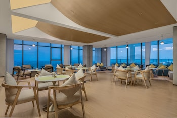 holiday inn express jiangmen yinhu bay an ihg hotel