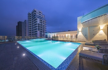 Holiday Inn Express Jiangmen Yinhu Bay, An Ihg Hotel,,3 star