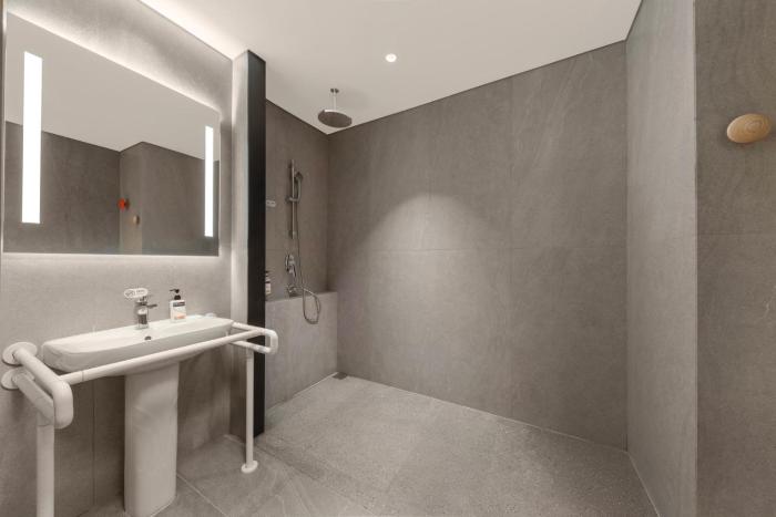 holiday inn express jiangmen yinhu bay an ihg hotel