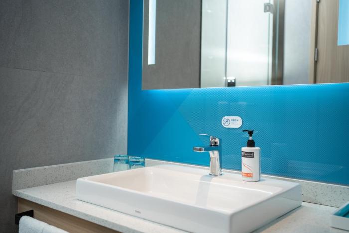 holiday inn express jiangmen yinhu bay an ihg hotel