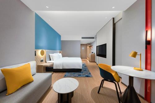 holiday inn express jiangmen yinhu bay an ihg hotel