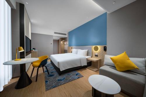 holiday inn express jiangmen yinhu bay an ihg hotel