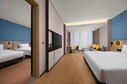 holiday inn express jiangmen yinhu bay an ihg hotel