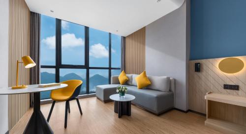 holiday inn express jiangmen yinhu bay an ihg hotel