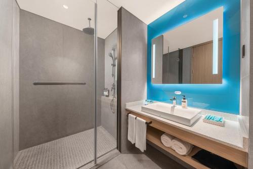 holiday inn express jiangmen yinhu bay an ihg hotel