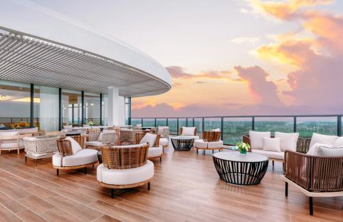 holiday inn express jiangmen yinhu bay an ihg hotel