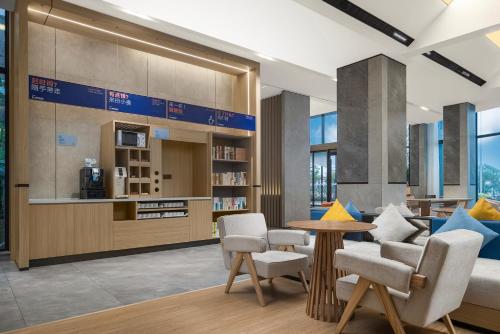 holiday inn express jiangmen yinhu bay an ihg hotel