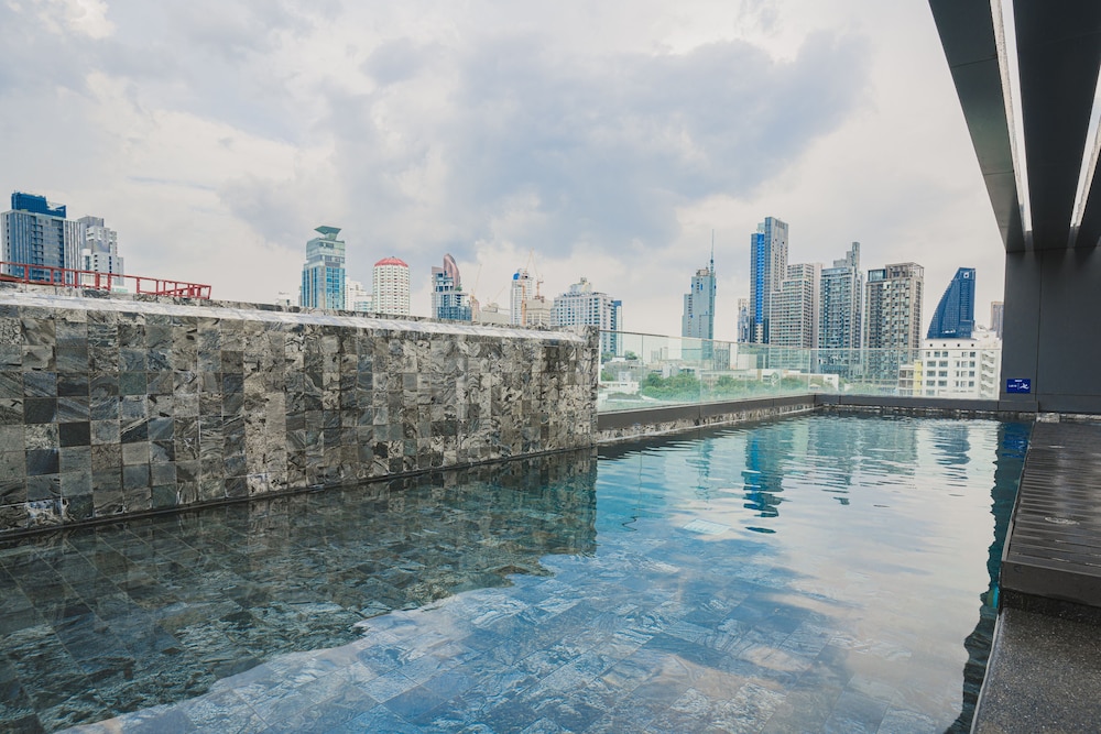 voque hotel and serviced residence sukhumvit 51