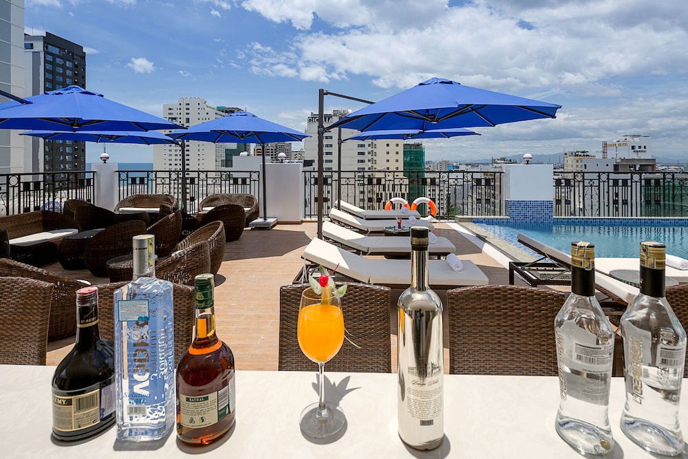 menora grand da nang