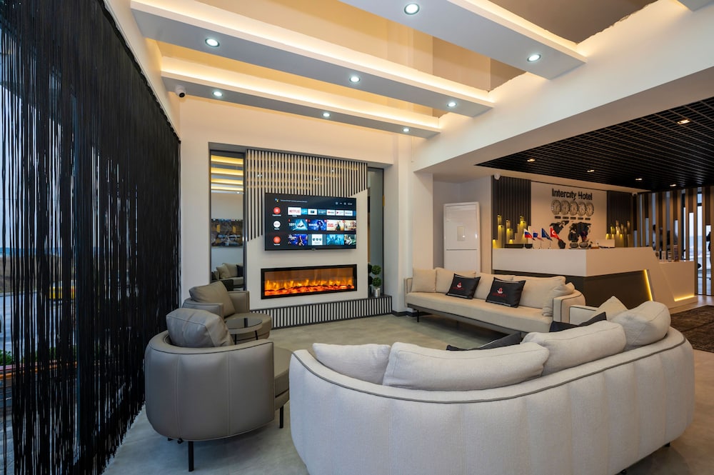 intercity airport hotel
