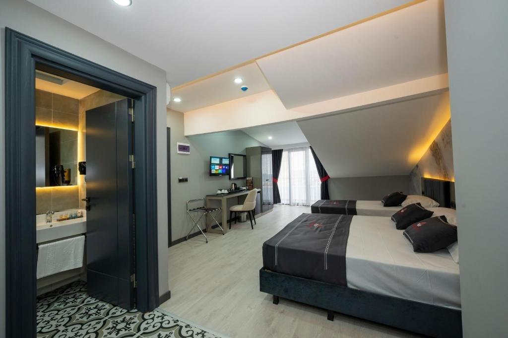 intercity airport hotel