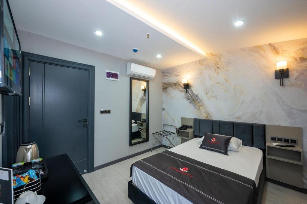 intercity airport hotel