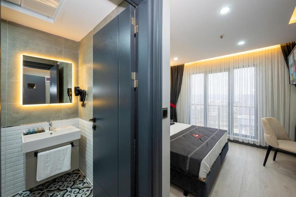 intercity airport hotel