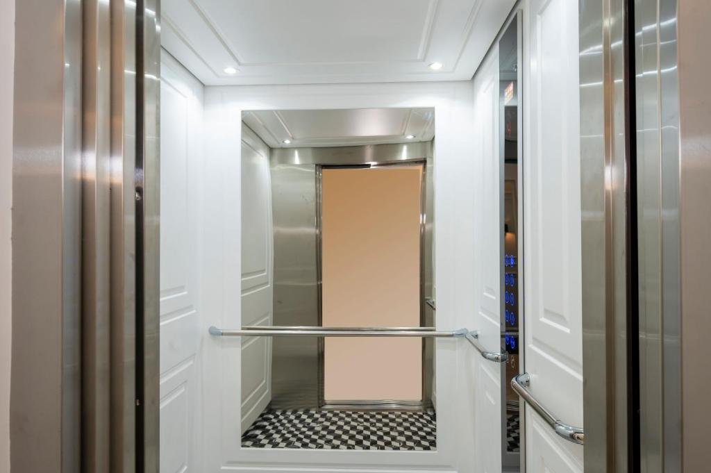 intercity airport hotel