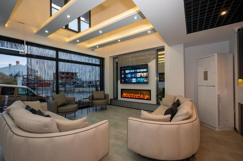 intercity airport hotel