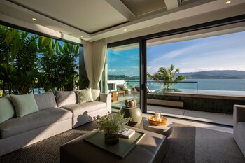 kerem luxury beachfront villas